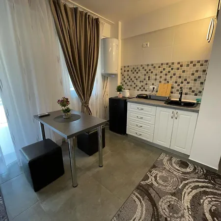 Benny Gold Apartament Saturn