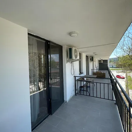 Apartment Benny Gold Saturn