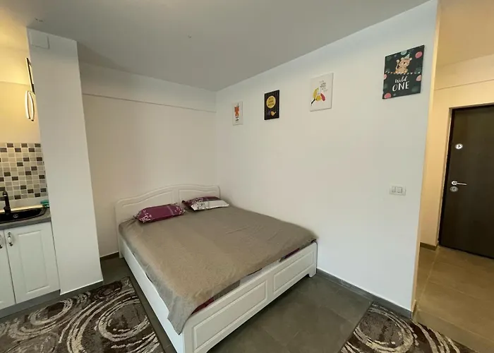 Benny Gold Apartment *