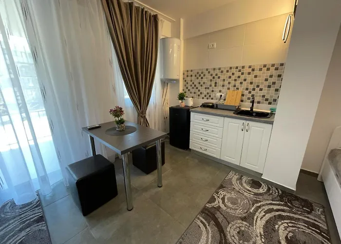 Benny Gold Апартаменты Сатурн